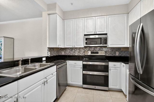 8539 GATE Parkway W 9325, Jacksonville, FL 32216