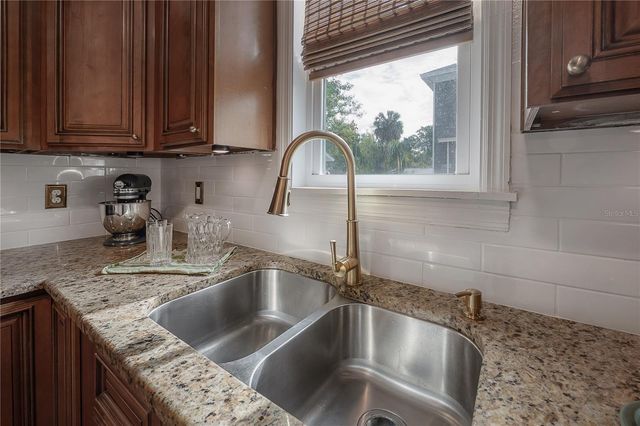 502 E AMELIA AVENUE, Tampa, FL 33602