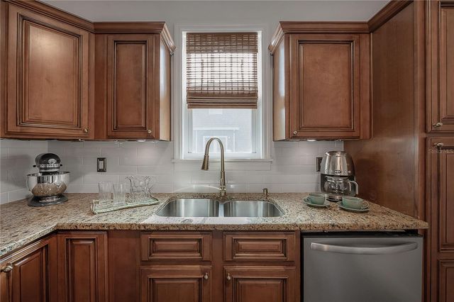 502 E AMELIA AVENUE, Tampa, FL 33602