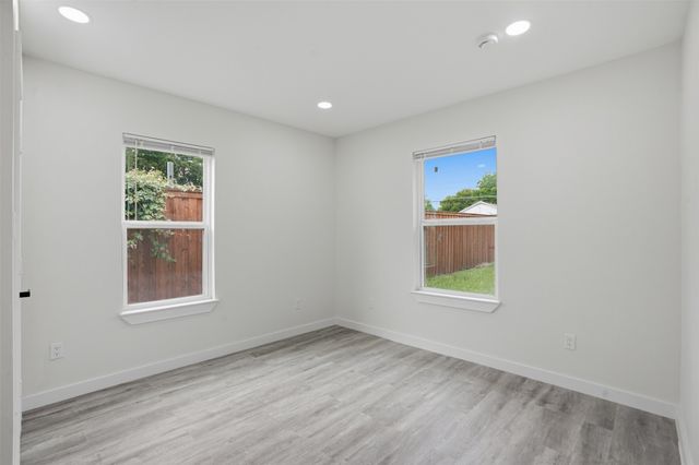 518 Royal Avenue, Grand Prairie, TX 75051