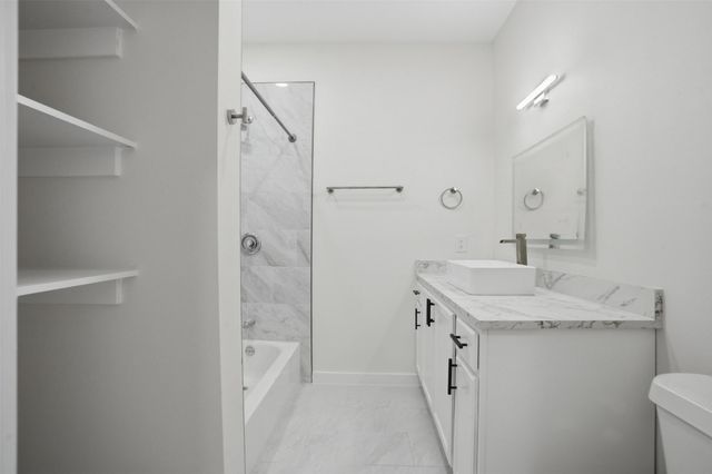 518 Royal Avenue, Grand Prairie, TX 75051