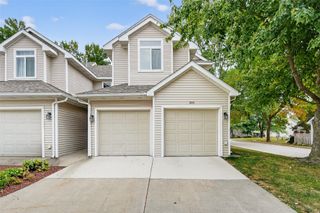 6800 Ashworth Road 306, West Des Moines, IA 50266