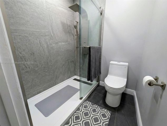 3081 NW 47th Ter 202, Lauderdale Lakes, FL 33313