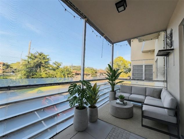 3081 NW 47th Ter 202, Lauderdale Lakes, FL 33313