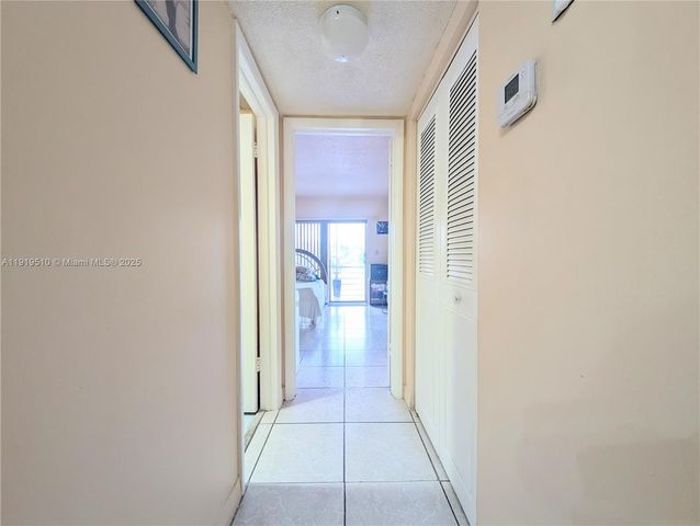 3081 NW 47th Ter 202, Lauderdale Lakes, FL 33313