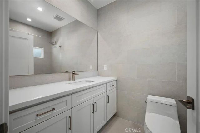 11626 Weddington Street, North Hollywood, CA 91601