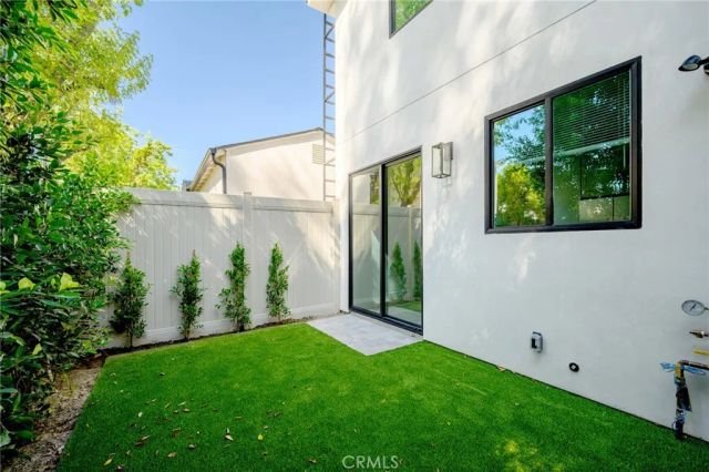 11626 Weddington Street, North Hollywood, CA 91601