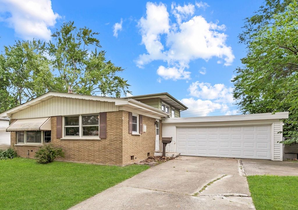223 Roberta Lane, Chicago Heights, IL 60411