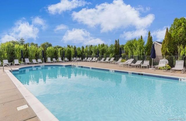 39 Kimberly Drive 39, Westhampton, NY 11977