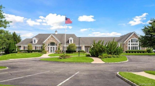 39 Kimberly Drive 39, Westhampton, NY 11977