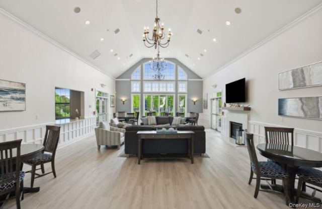 39 Kimberly Drive 39, Westhampton, NY 11977