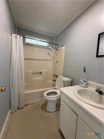 2110 Louise Street 1, Seguin, TX 78155