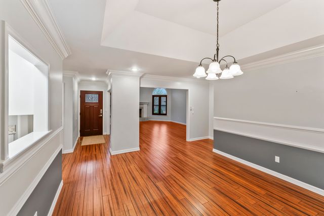 3265 S Oak Avenue, Springfield, MO 65804