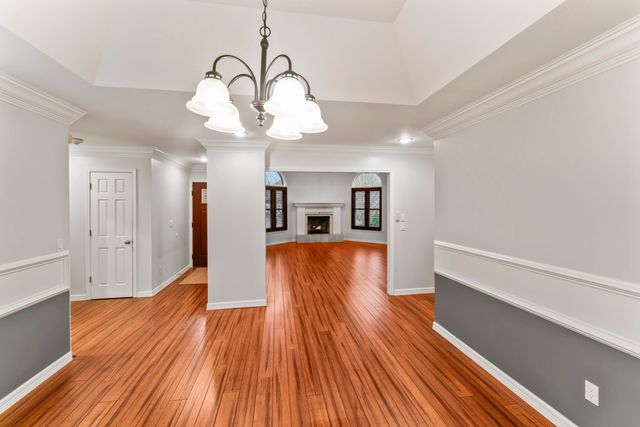 3265 S Oak Avenue, Springfield, MO 65804