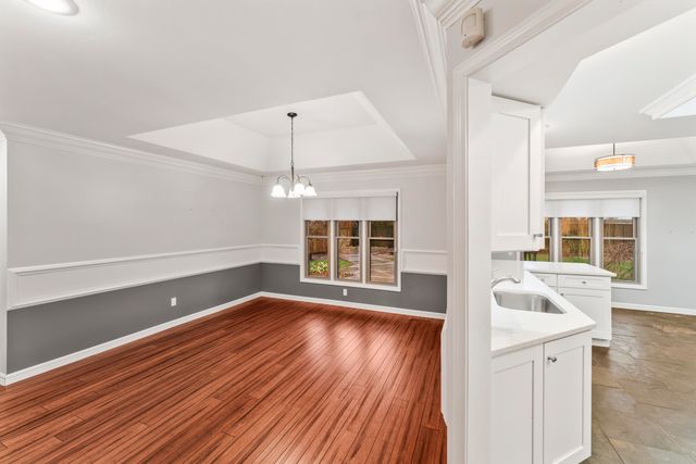 3265 S Oak Avenue, Springfield, MO 65804