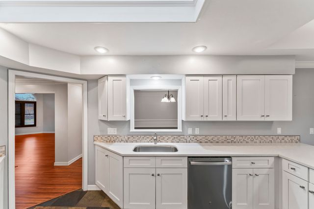 3265 S Oak Avenue, Springfield, MO 65804