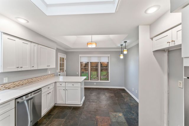 3265 S Oak Avenue, Springfield, MO 65804