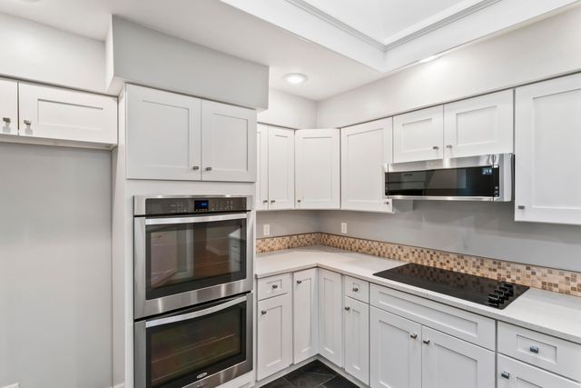 3265 S Oak Avenue, Springfield, MO 65804