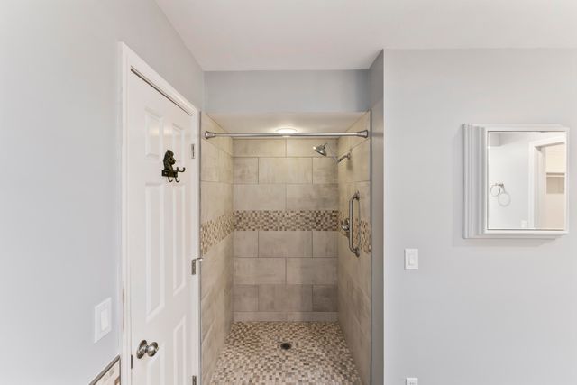 3265 S Oak Avenue, Springfield, MO 65804