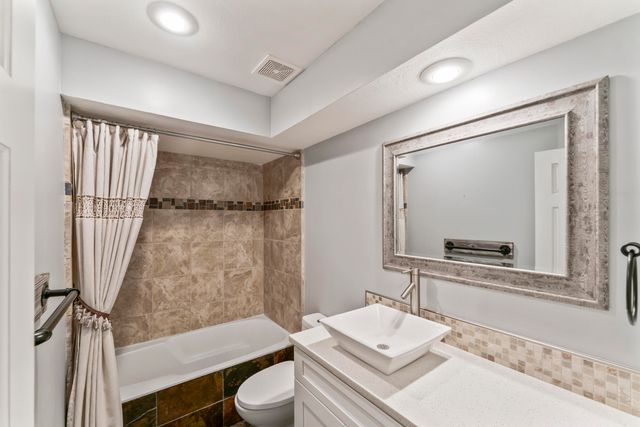 3265 S Oak Avenue, Springfield, MO 65804