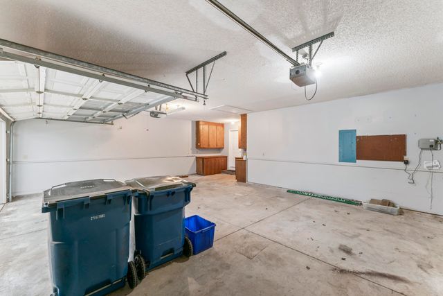 3265 S Oak Avenue, Springfield, MO 65804