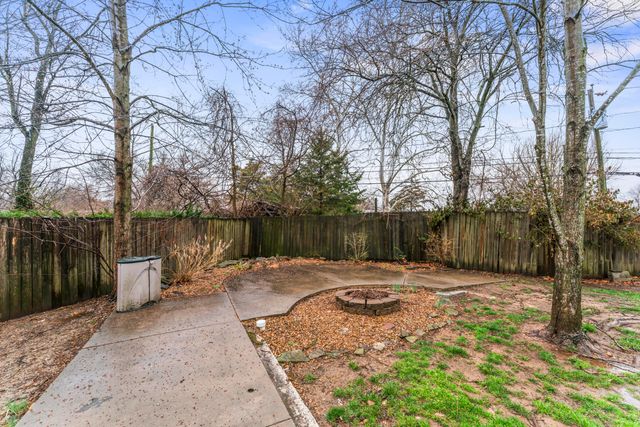 3265 S Oak Avenue, Springfield, MO 65804