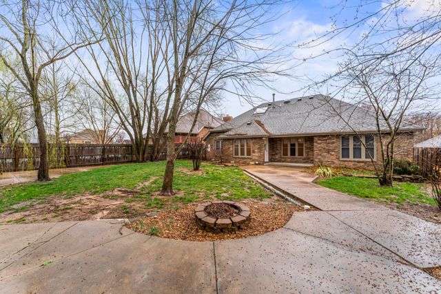 3265 S Oak Avenue, Springfield, MO 65804