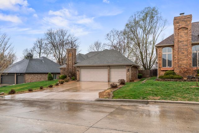 3265 S Oak Avenue, Springfield, MO 65804