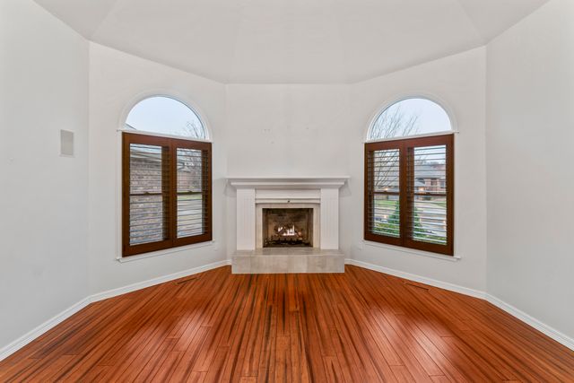 3265 S Oak Avenue, Springfield, MO 65804