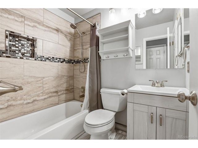 8879 W Floyd Ave, Lakewood, CO 80227