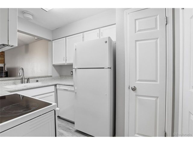 8879 W Floyd Ave, Lakewood, CO 80227