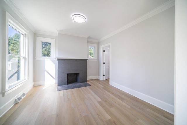 414 Billings Street, Elgin, IL 60123