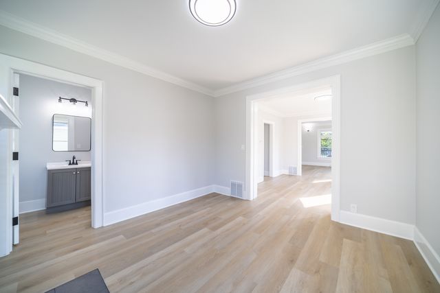 414 Billings Street, Elgin, IL 60123