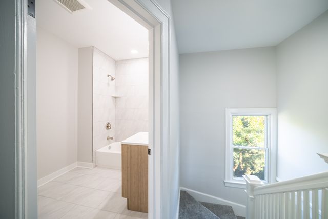 414 Billings Street, Elgin, IL 60123