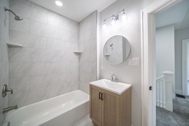 414 Billings Street, Elgin, IL 60123