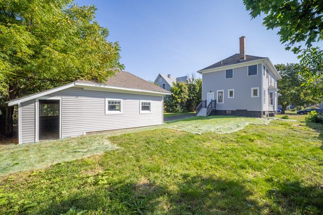 414 Billings Street, Elgin, IL 60123