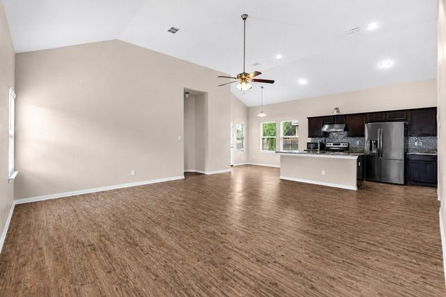 710 Woodcrest Drive, Ennis, TX 75119