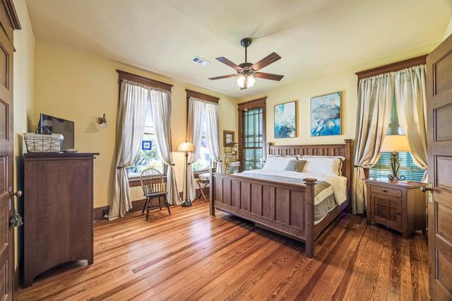 3315 Avenue O, Galveston, TX 77550