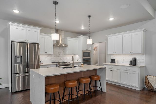 932 E Downshire Drive, Nixa, MO 65714