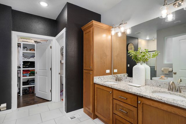 932 E Downshire Drive, Nixa, MO 65714