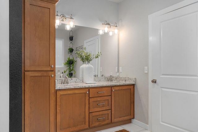 932 E Downshire Drive, Nixa, MO 65714