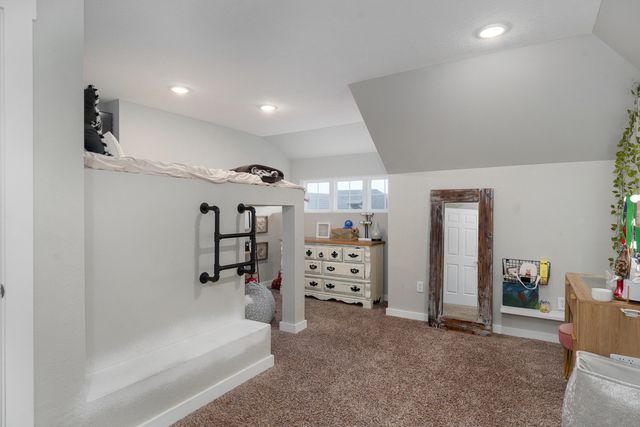 932 E Downshire Drive, Nixa, MO 65714