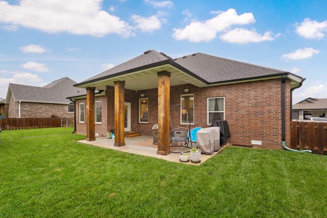 932 E Downshire Drive, Nixa, MO 65714