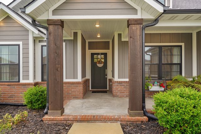 932 E Downshire Drive, Nixa, MO 65714