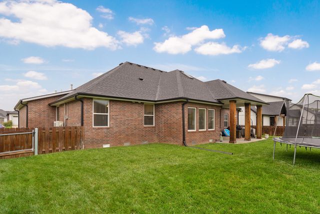 932 E Downshire Drive, Nixa, MO 65714