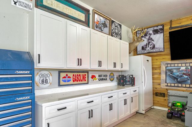 932 E Downshire Drive, Nixa, MO 65714