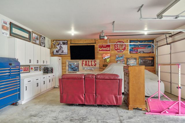 932 E Downshire Drive, Nixa, MO 65714