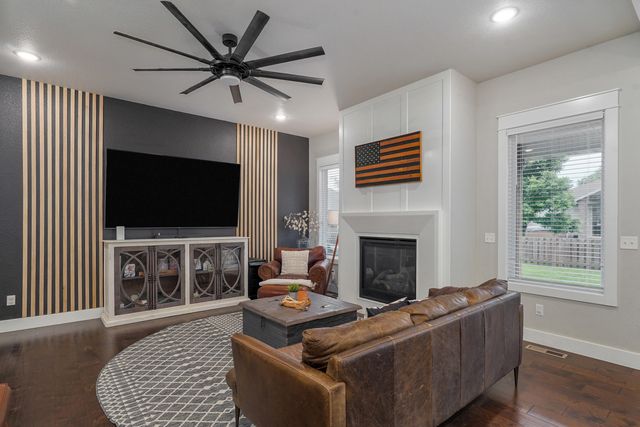 932 E Downshire Drive, Nixa, MO 65714
