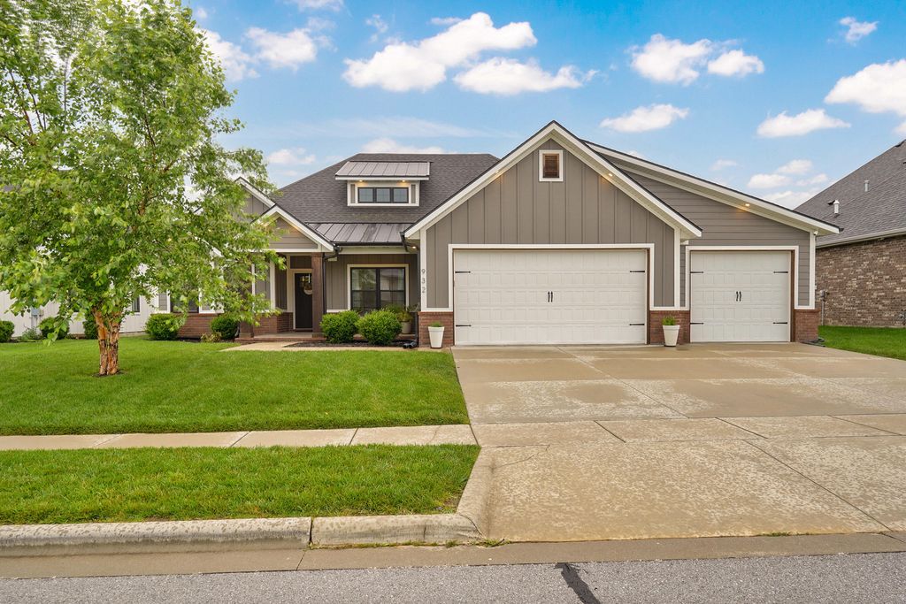 932 E Downshire Drive, Nixa, MO 65714