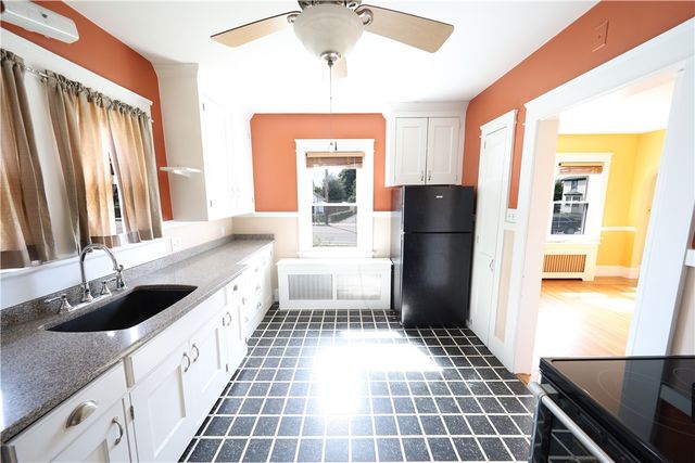 43 Admiral Kalbfus Road, Newport, RI 02840